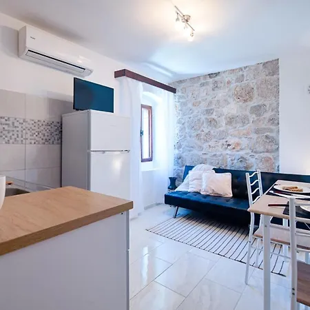 Villa Stone